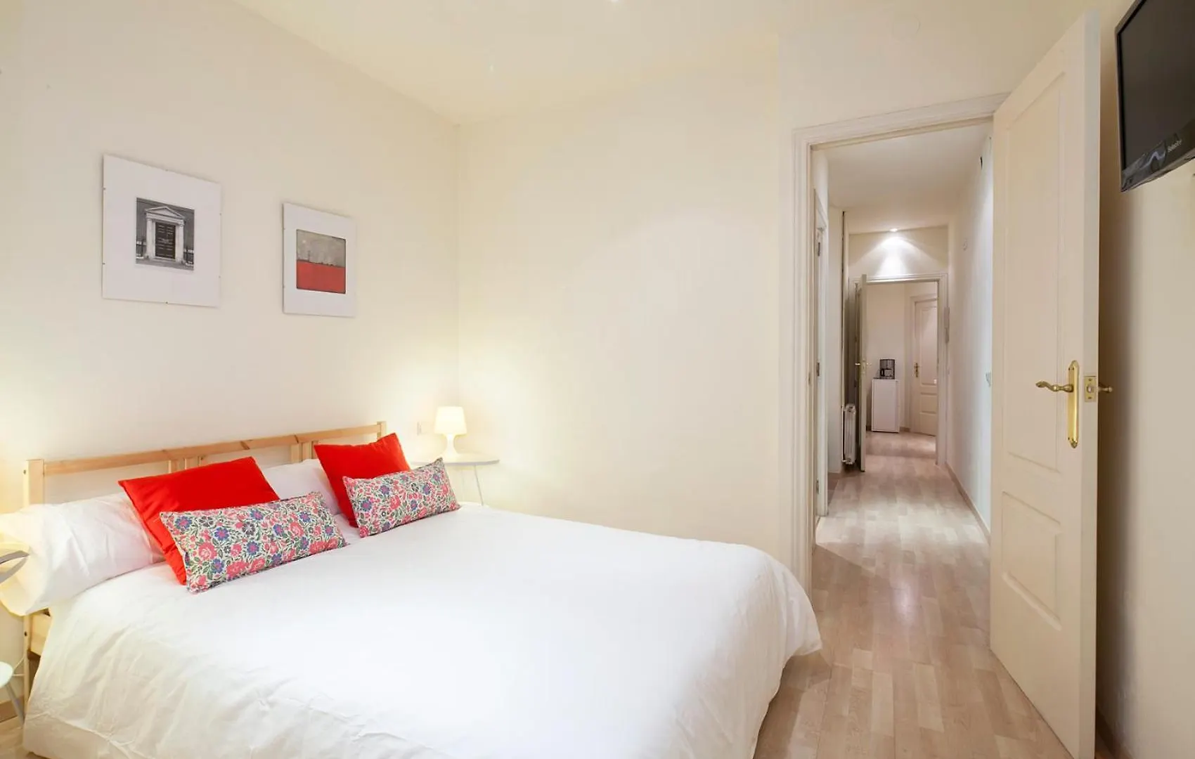 Bed and Breakfast Spot Smart Nomad Барселона
