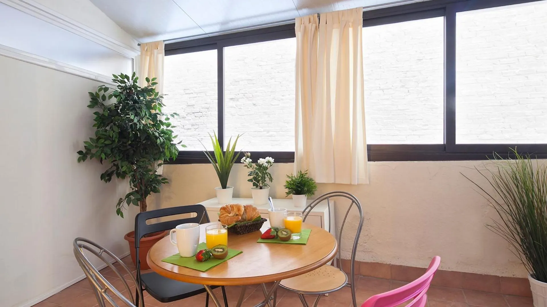 Bed and Breakfast Spot Smart Nomad Barcelona 0*,  España